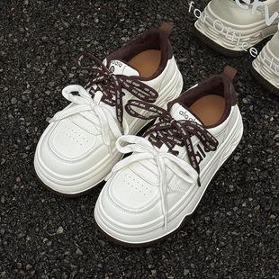 增高厚底松糕鞋女2025新款百搭真皮小白鞋潮流休闲板鞋大头面包鞋