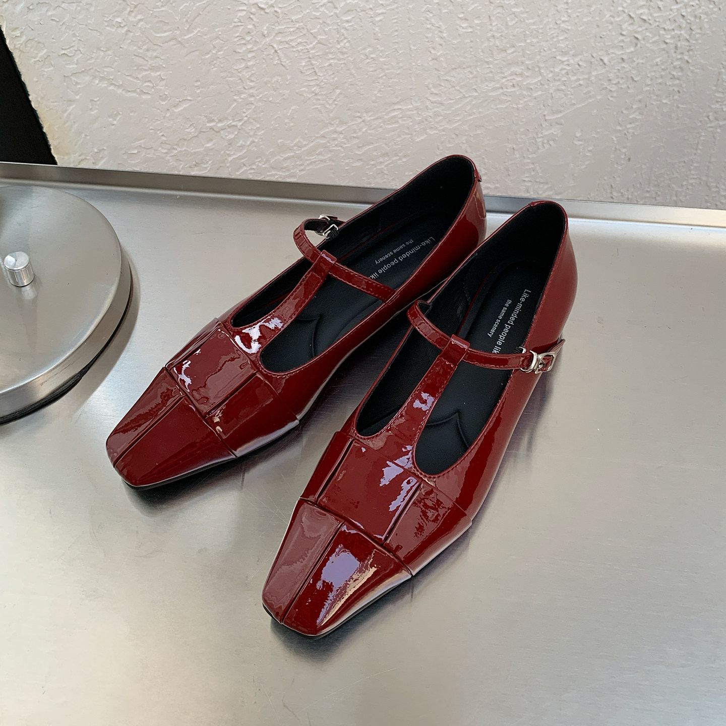 法式方头玛丽珍鞋女2026新款过年喜庆红色鞋子一字扣漆皮平底单鞋
