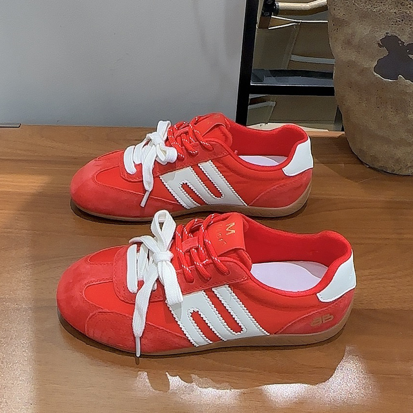 平底红色德训鞋女2026新款春季时尚百搭复古风磨砂真皮户外休闲鞋,女鞋,德训鞋,淘宝优惠券,粉丝福利购,淘宝优惠卷