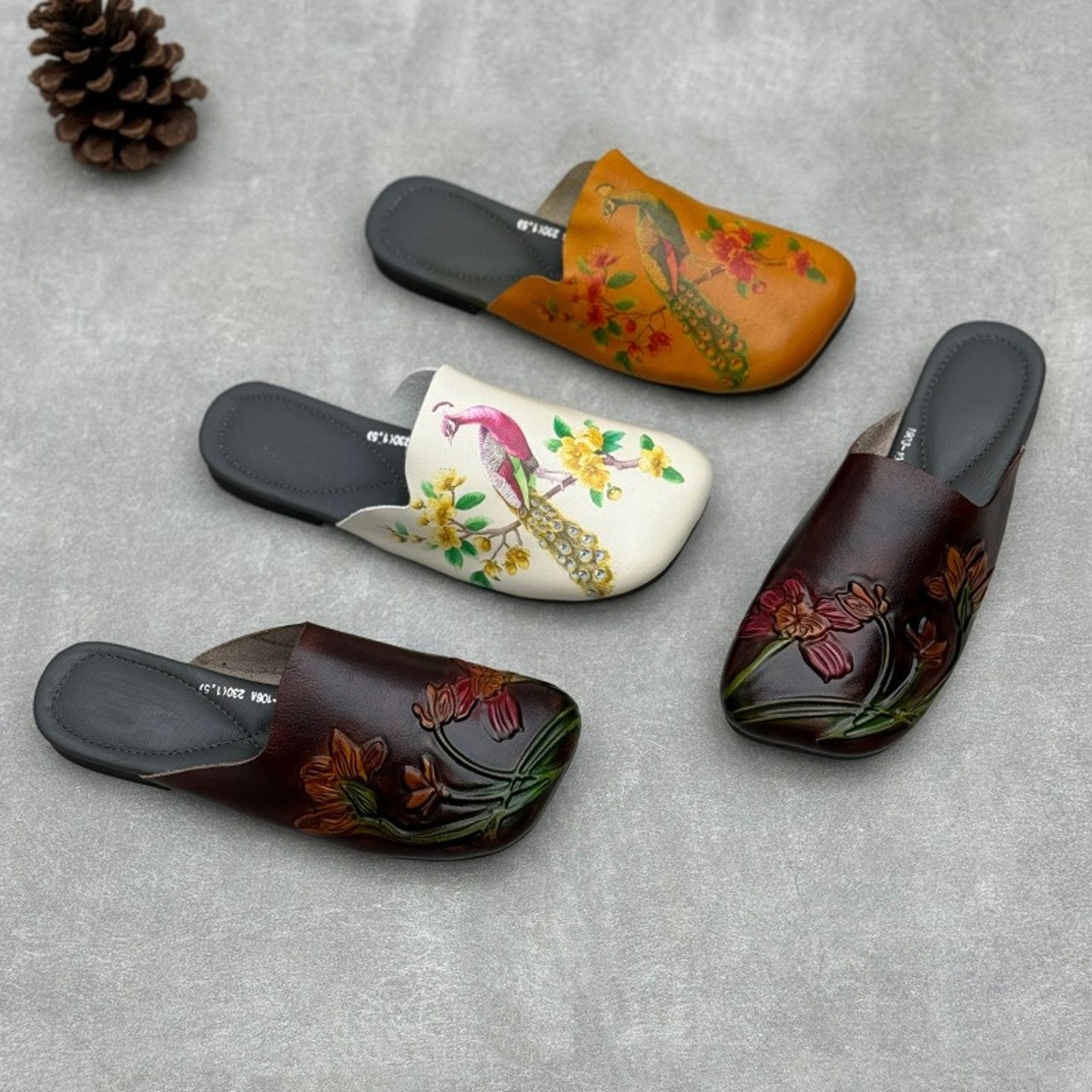 复古民族风手工彩绘凉拖鞋女2026夏季新款真皮压花低跟外穿包头拖