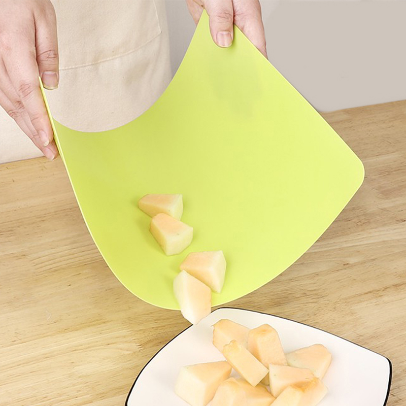 日本进口超薄可弯曲菜板案板砧板切水果砧板可折叠厨房分类塑料垫