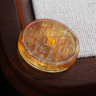 陈万福珠宝天然缅甸琥珀金棕雕刻山鬼铜钱币diy配饰精致小巧百搭