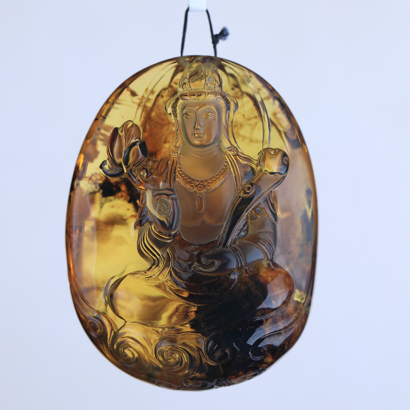 万福天然缅甸琥珀金底猪油蜜蜡溶洞大势至菩萨吊坠马年本命心经