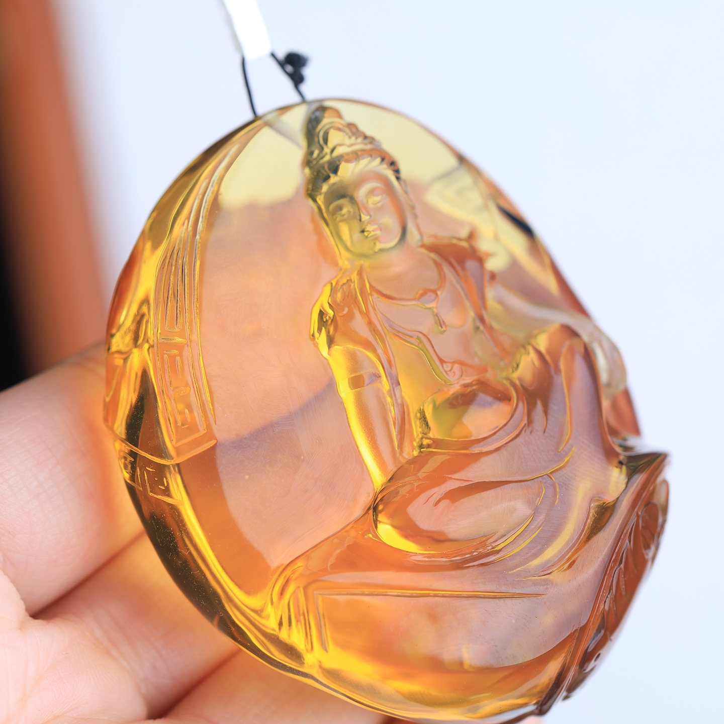 万福天然缅甸琥珀茶珀观自在吊坠俏色巧雕神凤护主观音高级吊坠