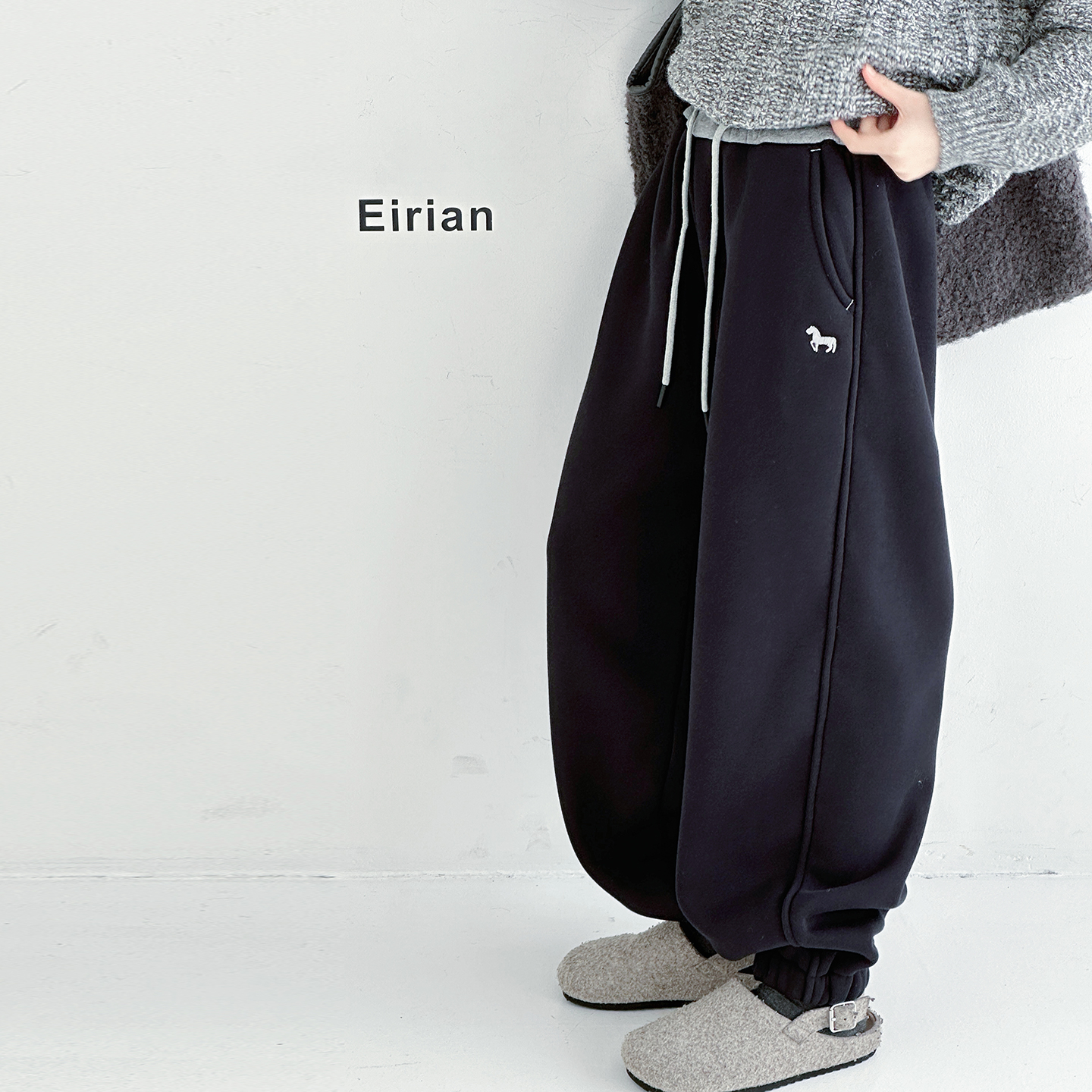 卫裤刺绣束脚裤秋冬季加绒阔腿裤