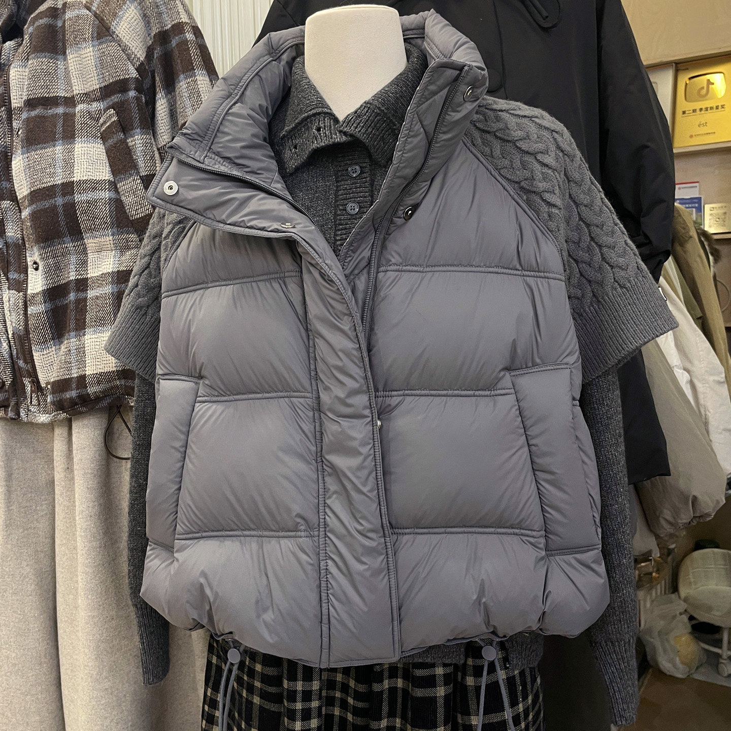 针织拼接短袖羽绒服马甲女白鸭绒外套冬季新款老钱风立领洋气坎肩,女装/女士精品,羽绒服,淘宝优惠券,粉丝福利购,淘宝优惠卷