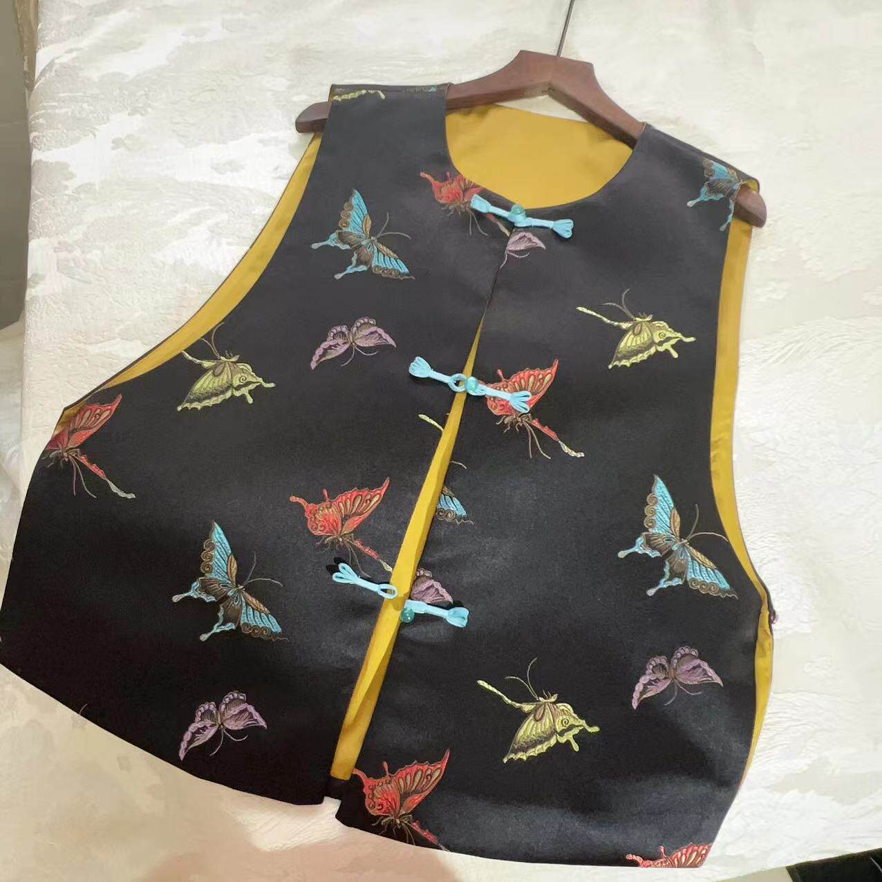 빅 브랜드 할인 대외 무역 상품 원래 꼬리 싱글 컷 라벨 여성의 새로운 중국 스타일 국가 스타일 조끼 버클 조끼 자켓 탑