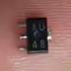 AU 汽车电脑板贴片晶体三极管 3脚 全新 2SB804 SOT89
