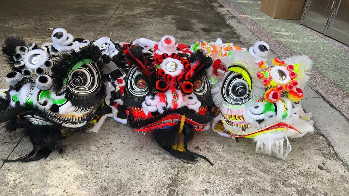 广东传统南狮  传统醒狮   三国狮刘关张