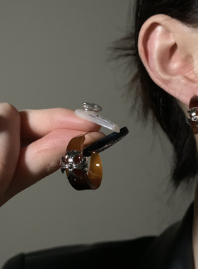 HEY TAO复古美拉德琥珀十字架耳环女款时尚小众设计个性耳钉耳饰