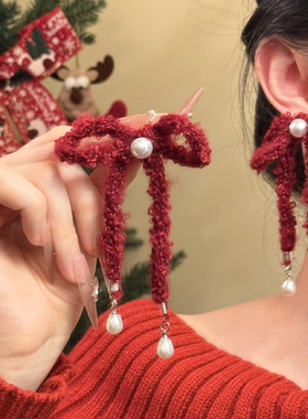 HEY TAO圣诞红色毛绒蝴蝶结耳钉女2025新款秋冬氛围感耳环耳饰品