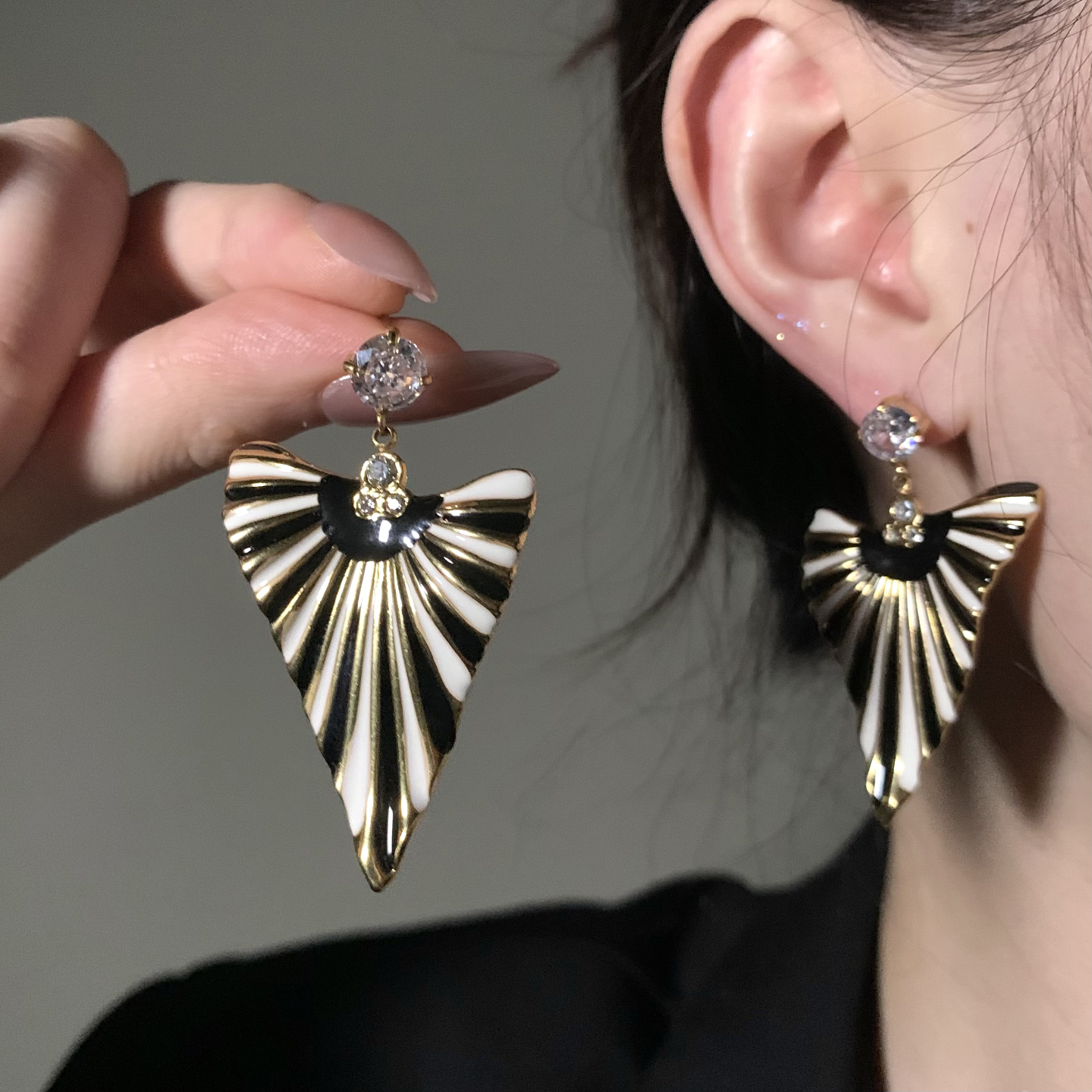 HEY TAO复古三角形几何撞色吊坠耳环女小众独特轻奢气质耳钉耳饰