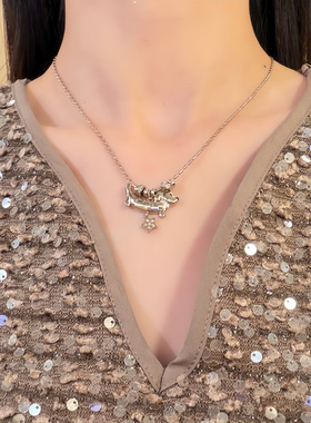 HEY TAO甜酷风金属腊肠小狗吊坠项链女时尚个性锁骨链高级感颈链