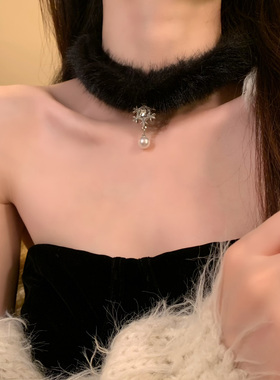 HEY TAO秋冬雪花吊坠黑色毛绒choker珍珠项链精致纯欲气质毛衣链