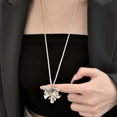 HEY TAO复古冷淡风金属花朵长项链配饰女款 小众高级感气质毛衣链