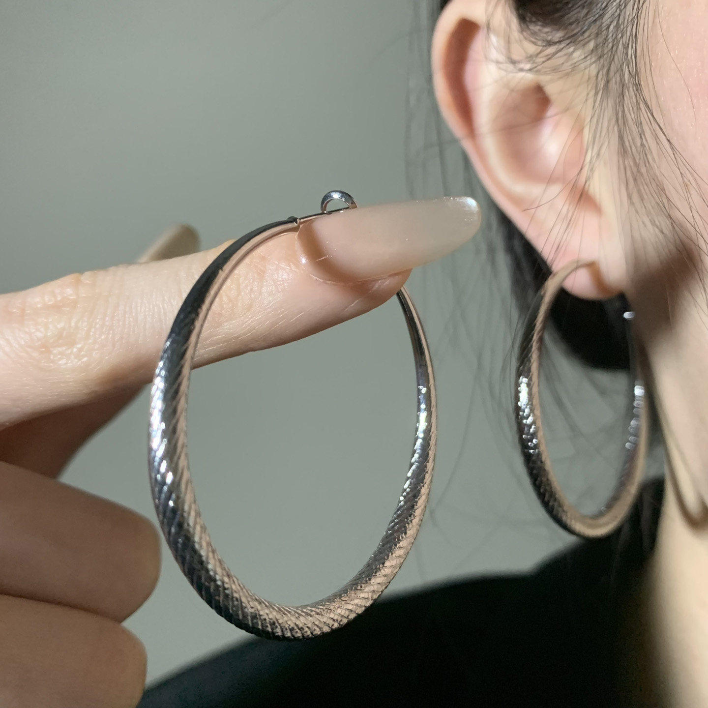 HEY TAO简约冷淡风金属素圈耳环女ins风时髦高级感耳圈显脸小耳饰