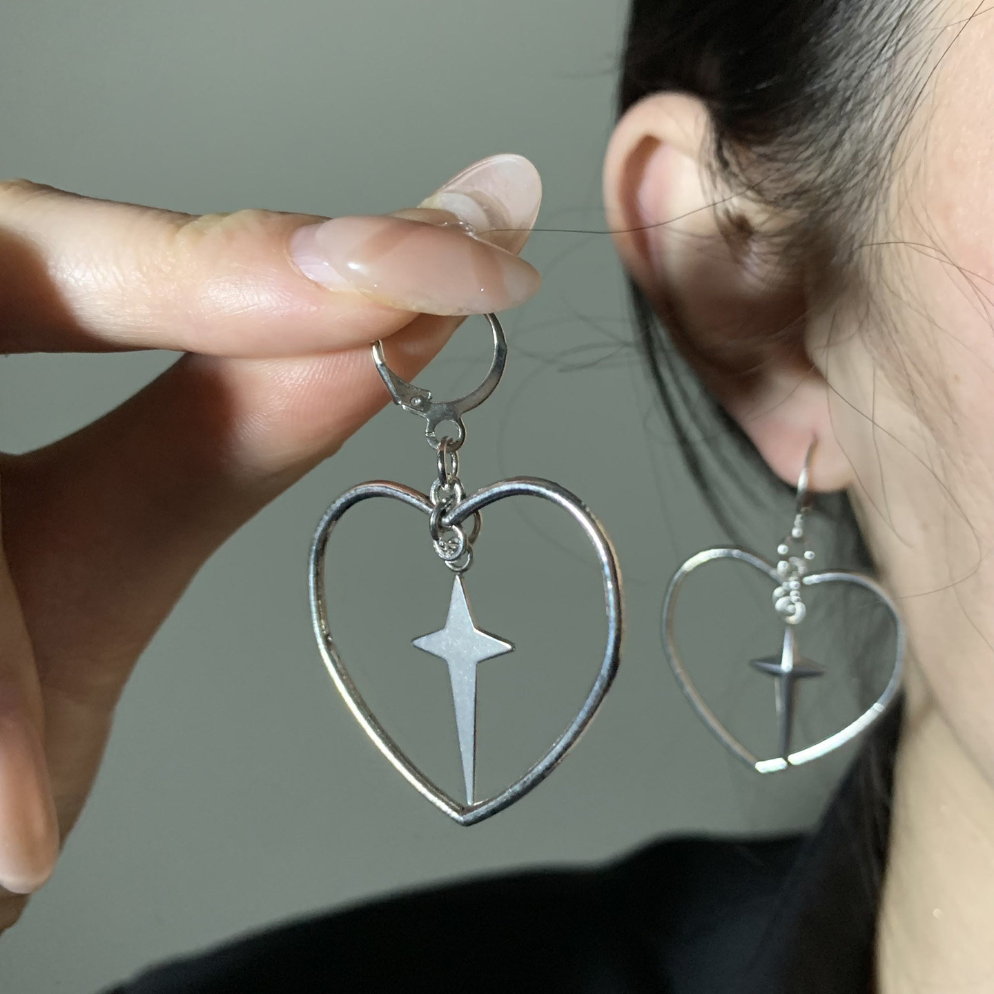 HEY TAO银色金属星芒爱心耳圈女甜酷个性辣妹耳环小众高级感耳饰