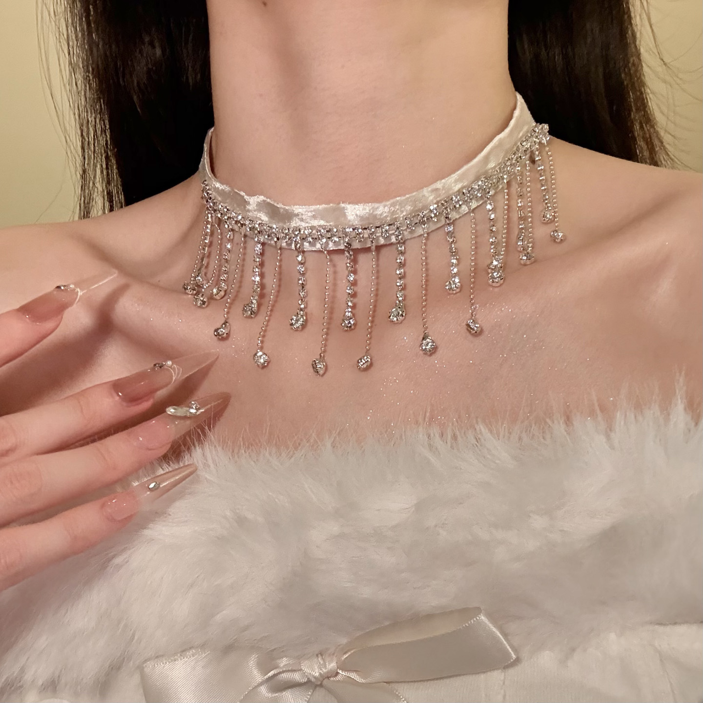 HEY TAO优雅香槟色丝绒闪钻流苏choker项链女轻奢气质颈链毛衣链