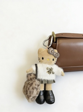 黑皮长腿贵妇小姐可爱豹纹包包钥匙扣 蜜蜂白绒毛衣时尚包包挂件