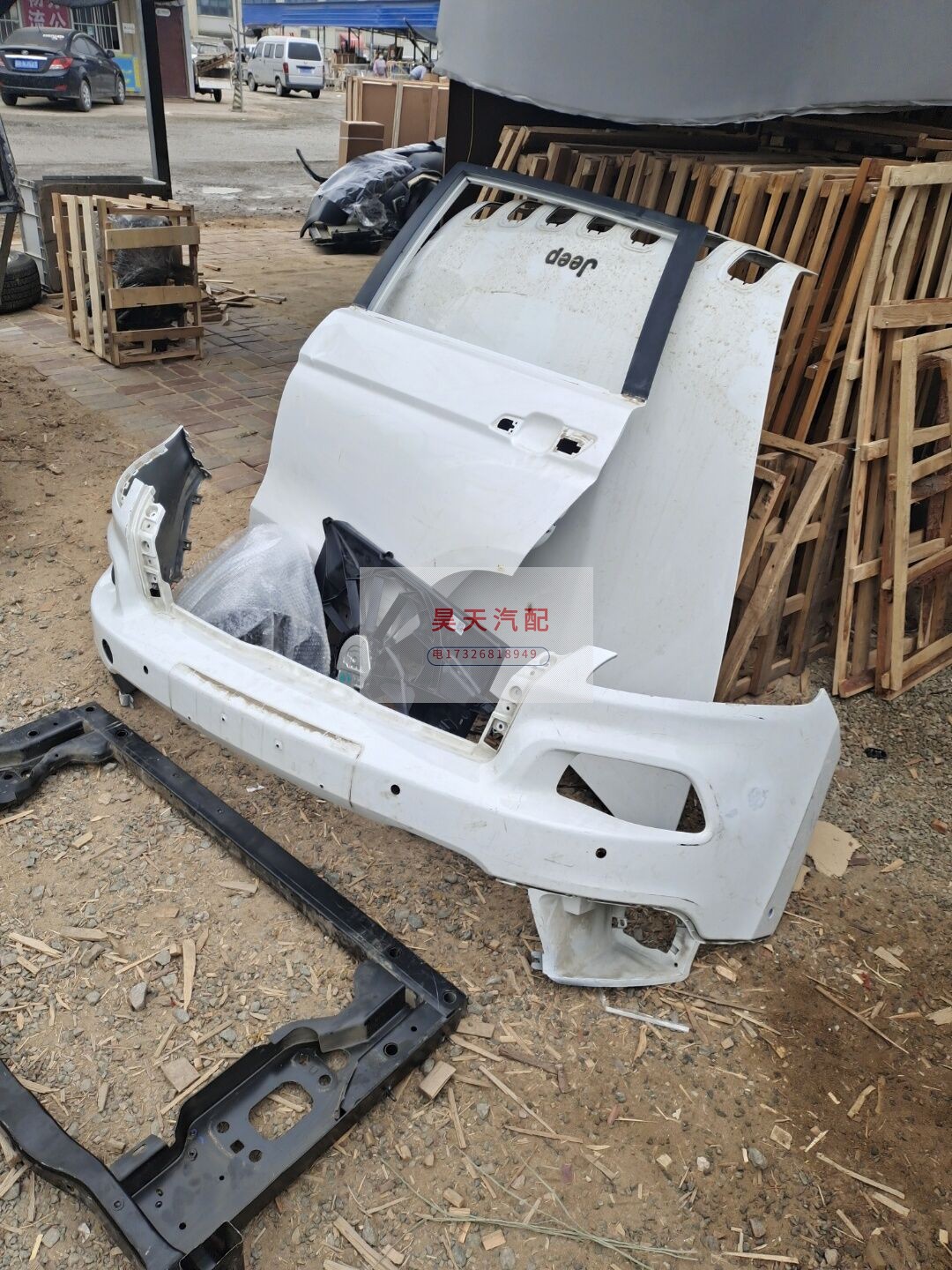 JEEP前杠大灯雾灯防撞梁前保险杠