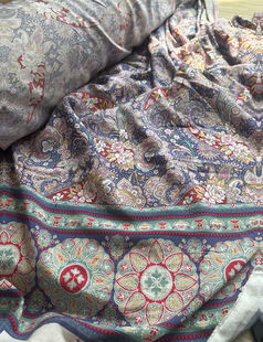 一米 紫色双边宝相花 棉绸布 人造棉面料（宽1.45米左右）