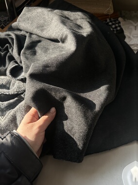 2米 灰色 小人字纹 软弹 加绒保暖布料 面料（宽1.8米左右）