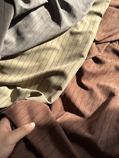 宽1.45米左右 2米 聚酯纤维面料 磨绒感 条纹款