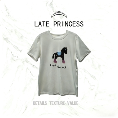 LATE PRINCESS【追风牧歌】夏装新款圆领小马图案重工订珠短袖T恤