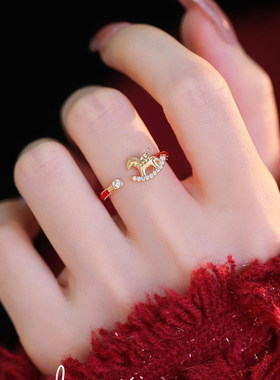 金色小马红绳戒指女2026马年本命年小众设计高级感食指戒新年礼物