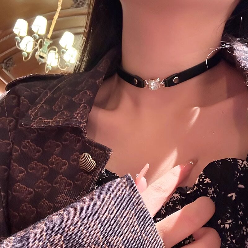宝石欧美黑色皮绳辣妹甜酷脖颈链锁骨链choker项链皮质项圈女颈带