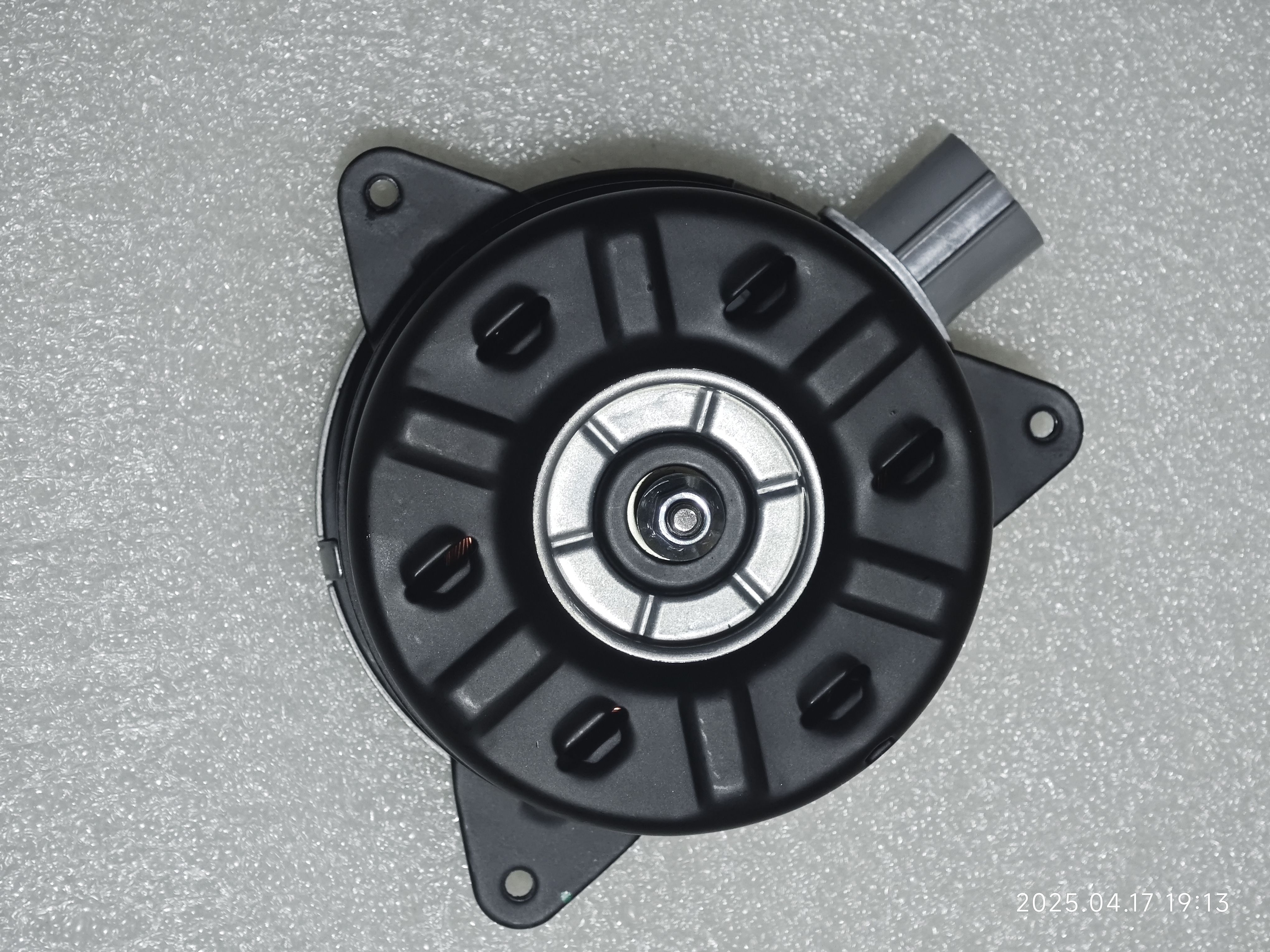 适用于丰田威驰 YARIS L致炫 致亨 威驰FS 风扇电机 水箱风扇马达