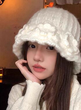 高级感白色花朵针织渔夫帽女秋冬季保暖盆帽显脸小大头围毛线帽子