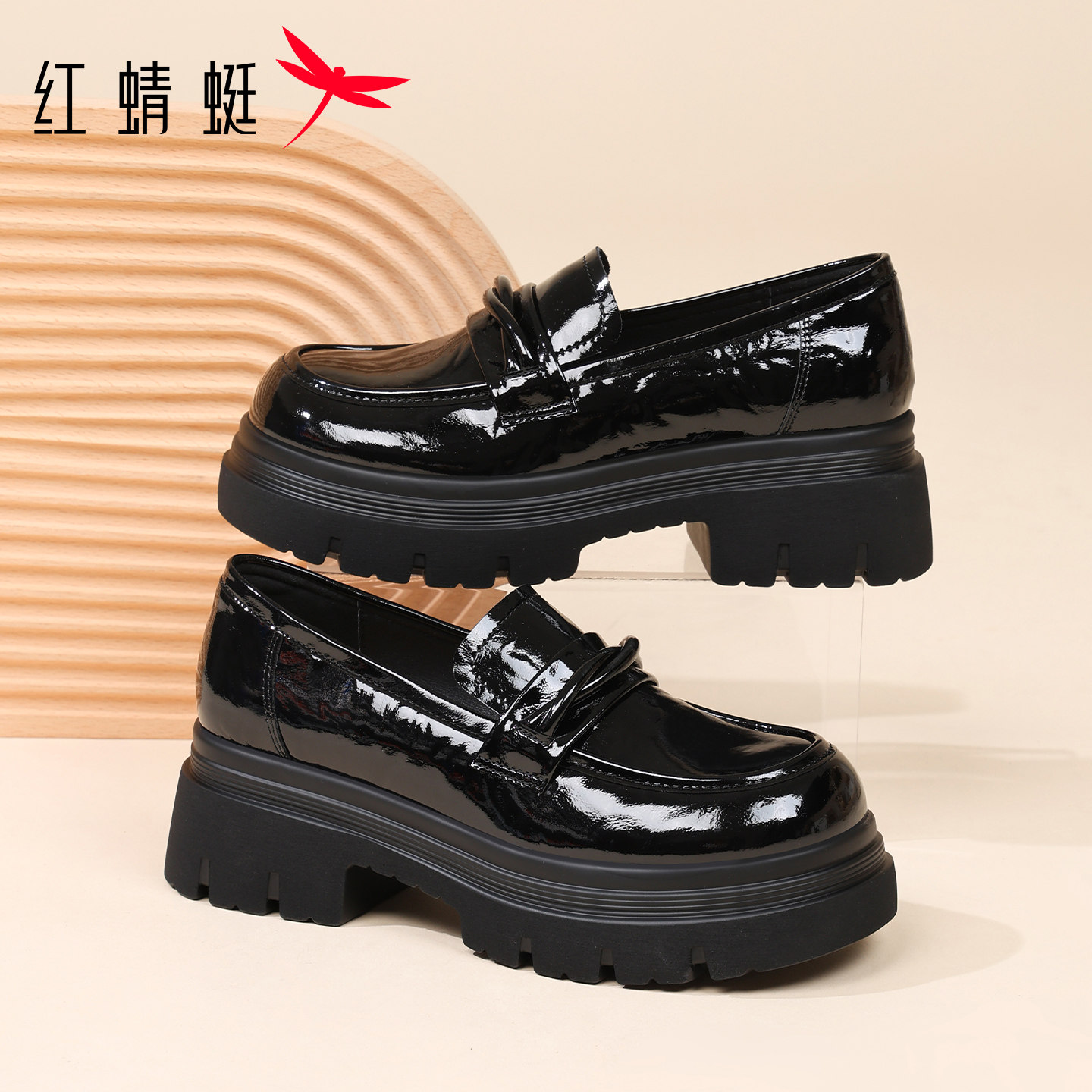 红蜻蜓甜美休闲百搭亮皮小皮鞋