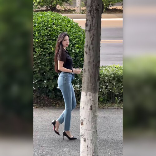 高腰铅笔修身显腿长女款牛仔裤