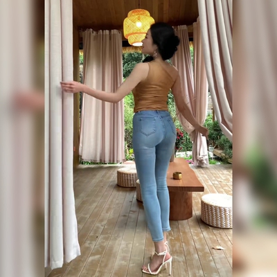 自然腰九分弹力修身小脚牛仔裤