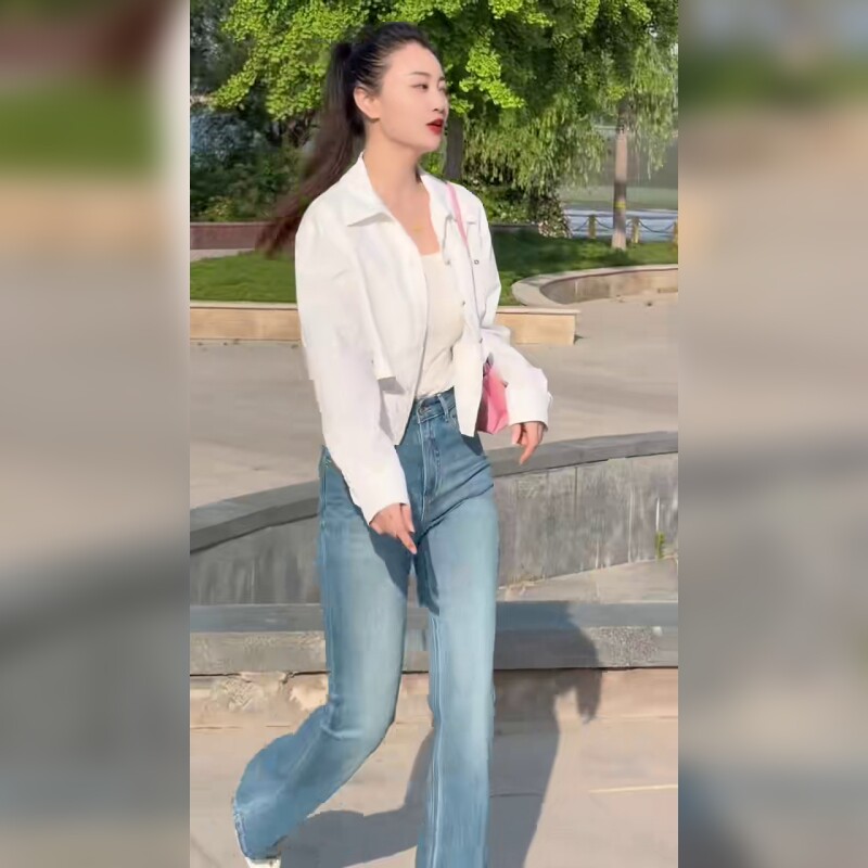 自然风格高腰显瘦微喇牛仔裤日常百搭时尚常规版型潮流女裤