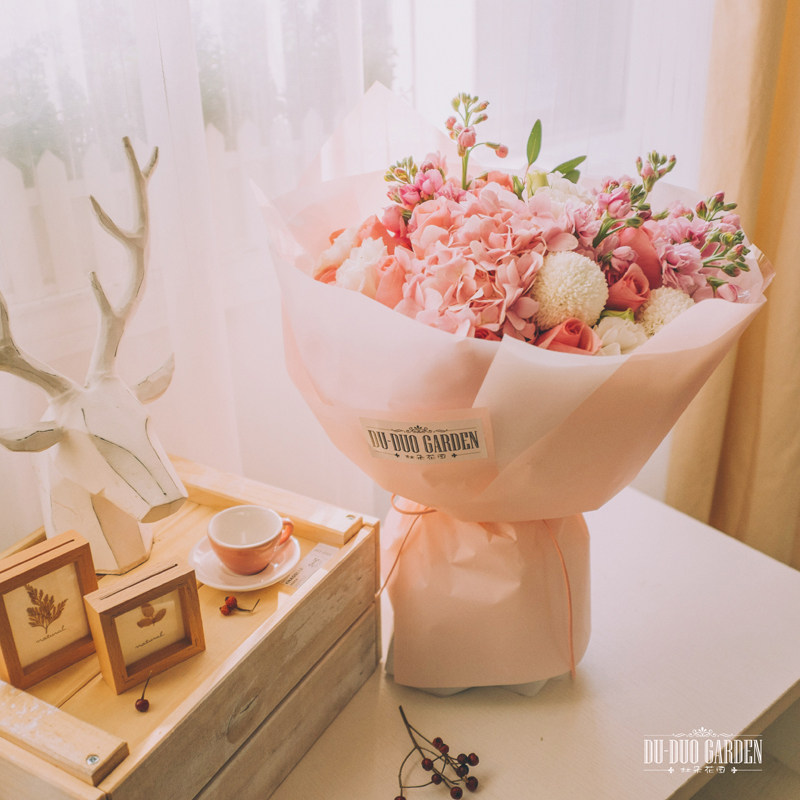 文艺花店厄瓜多尔玫瑰西安鲜花西安实体鲜花速递情人节送花