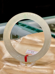 缅甸翡翠A货正品 百搭 高冰种飘色56圈口正圈手镯上手大方好看时尚