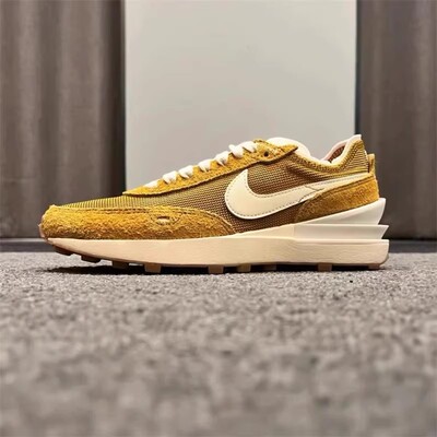 耐克/NIKE WAFFLE ONE SE女华夫运动跑步鞋DX2929-700