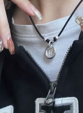 轻奢小众设计平安扣铜钱情侣项链复古手工编织百搭简约黑绳锁骨链