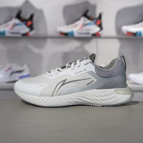 李宁减震男子系带防泼水休闲鞋