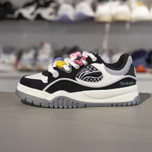 李宁车缝线系带女子低帮板鞋