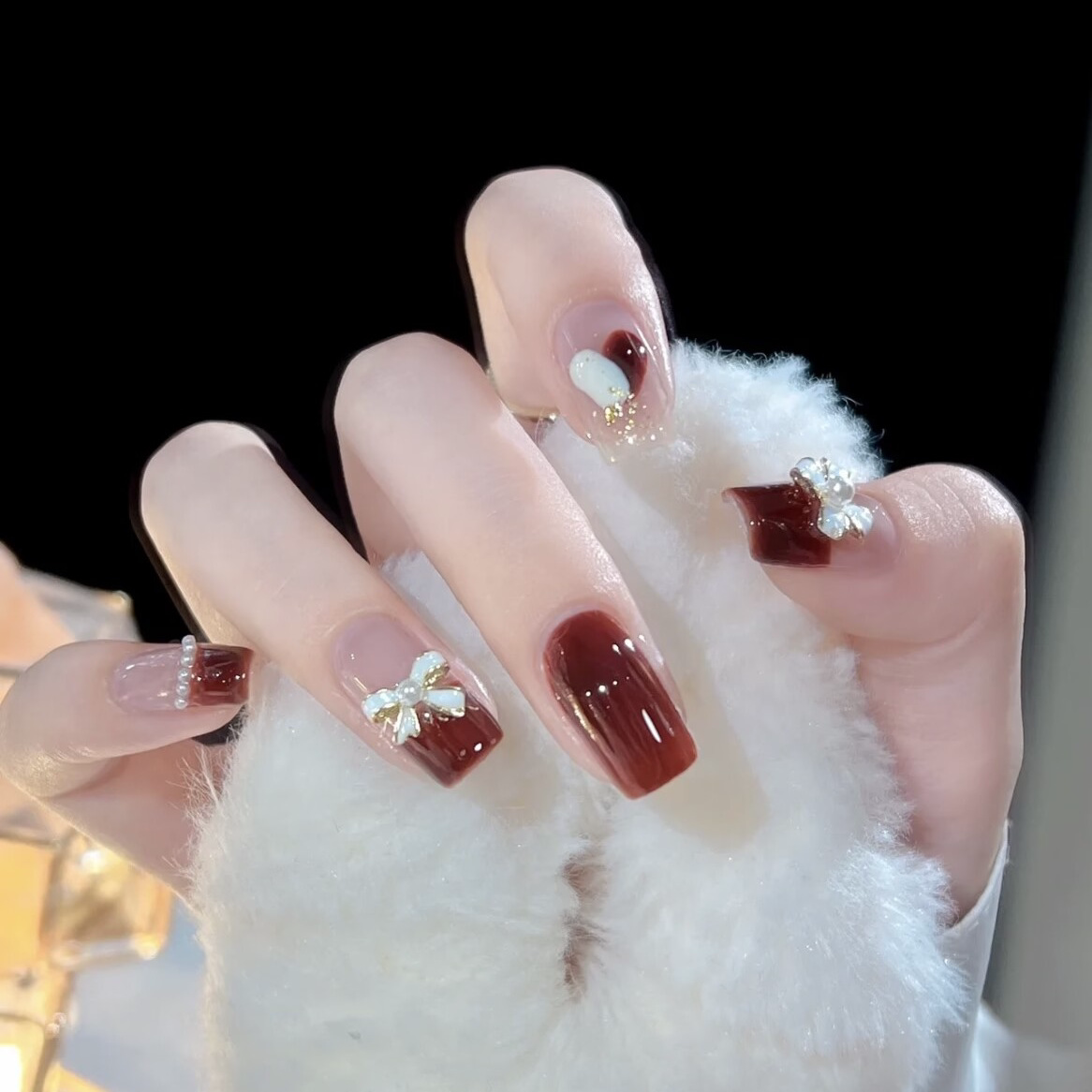 穿戴甲蝴蝶结中长款法式24新年酒红色小香风美甲新娘指甲贴片婚甲