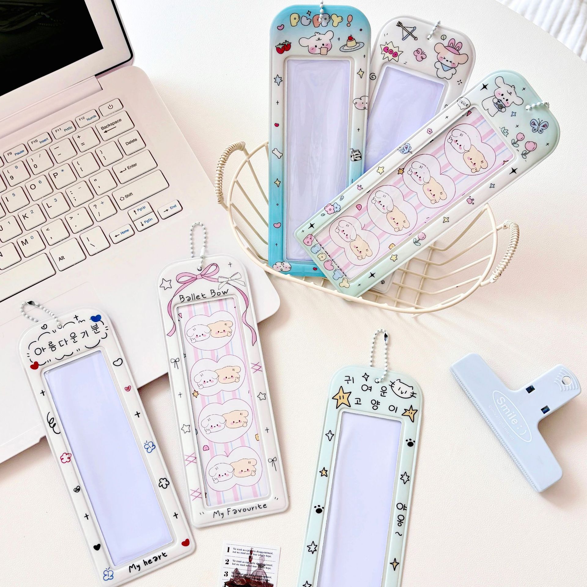 原创蝴蝶结可爱小狗卡通人生