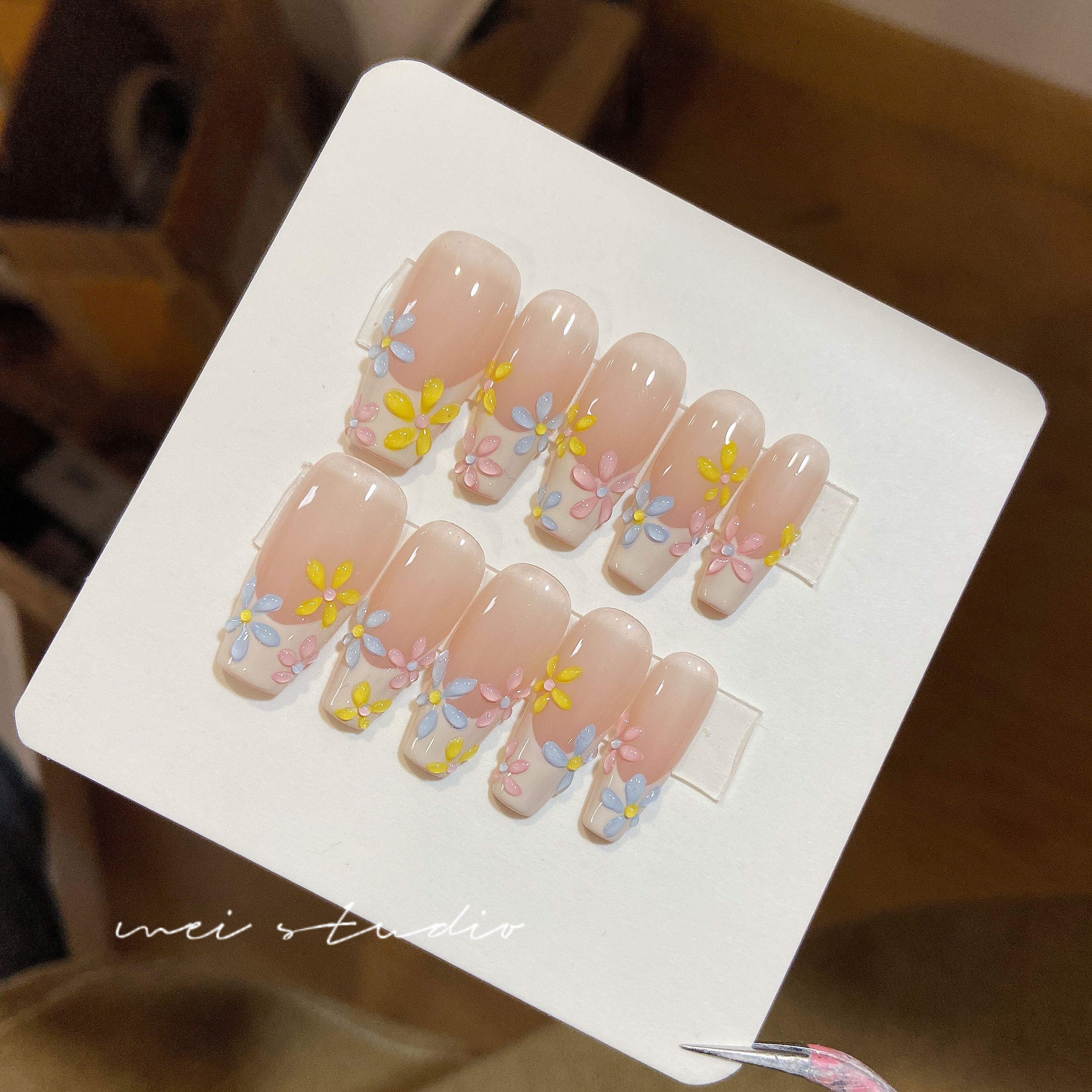 法式小花 | 春日多巴胺立体水晶花美甲纯手工定制穿戴甲成品实拍