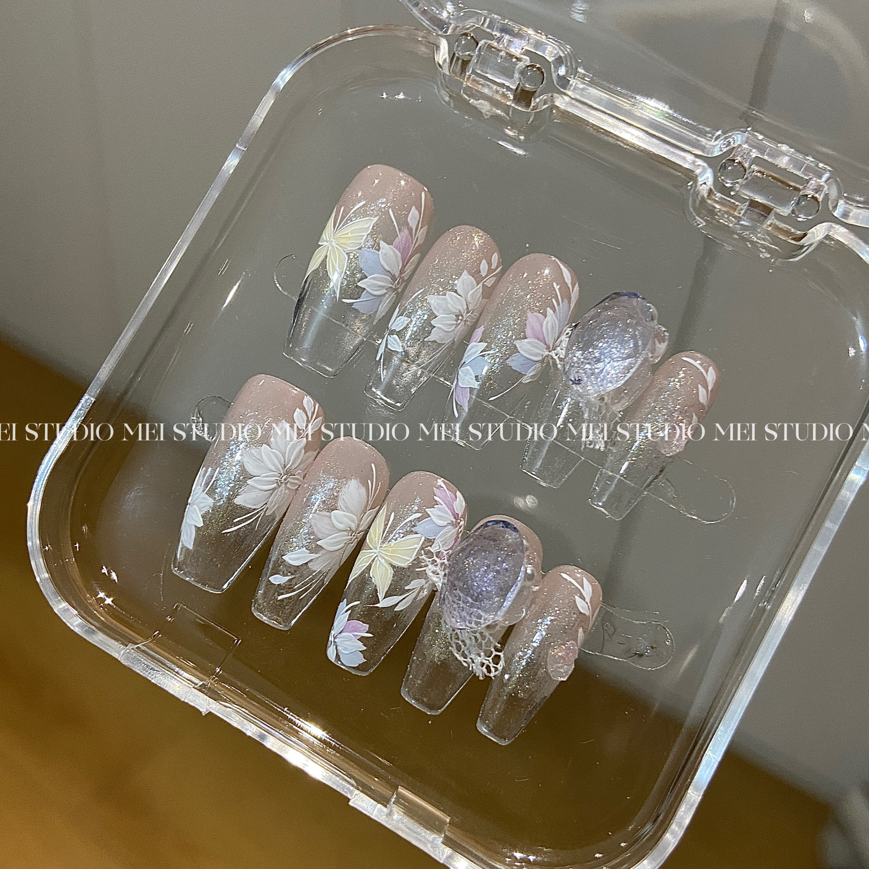 蝴蝶与花｜手绘水彩微闪冰透感美甲纯手工定制穿戴甲片可拆卸式