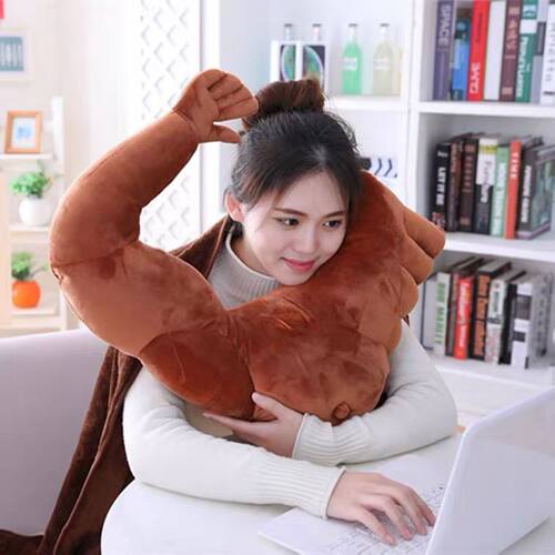 男朋友手臂靠垫生日礼物毛绒玩具