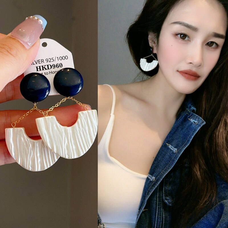 复古时尚皮革树脂撞色耳环百搭几何形秋冬新款小众设计感耳饰品女