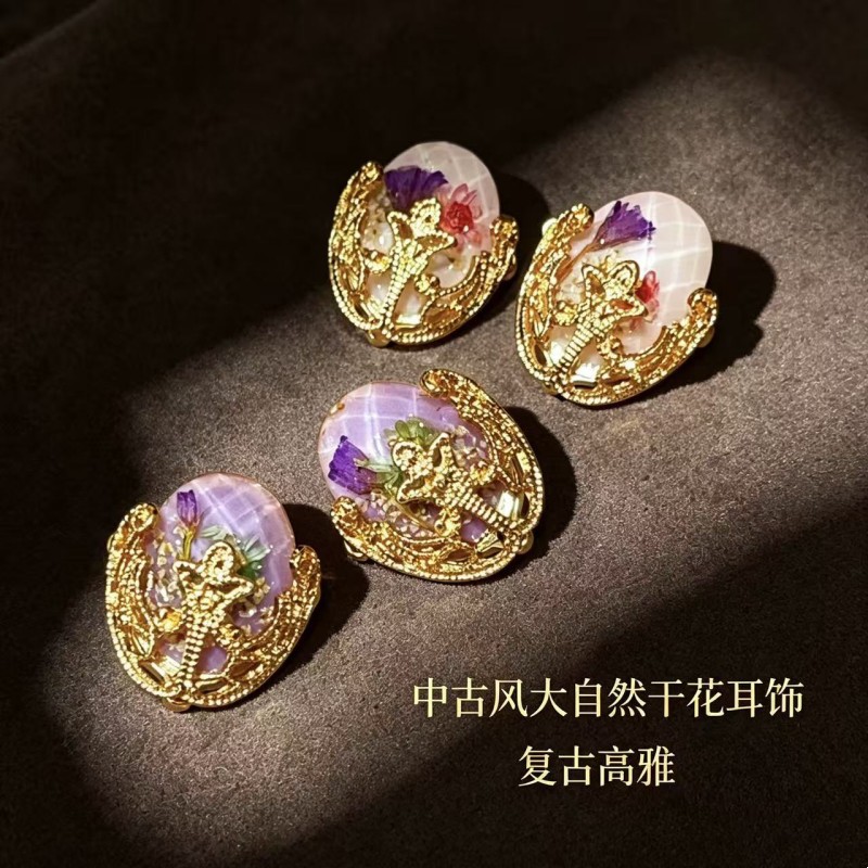925银针轻奢气质小众原创设计琥珀干花耳钉中古风高雅永生花耳饰