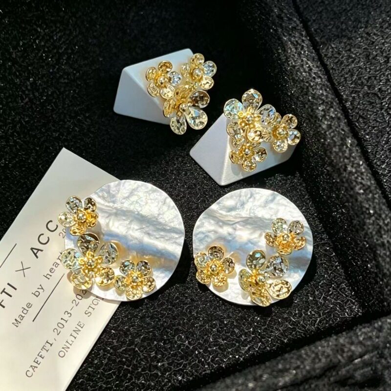 小众设计感拉丝异形雏菊花朵耳环电镀18K真金个性高级感时尚耳饰